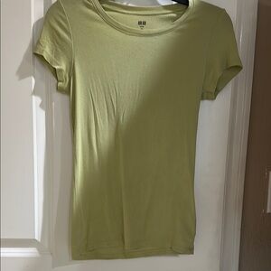 Uniqlo Women's Green T-Shirt